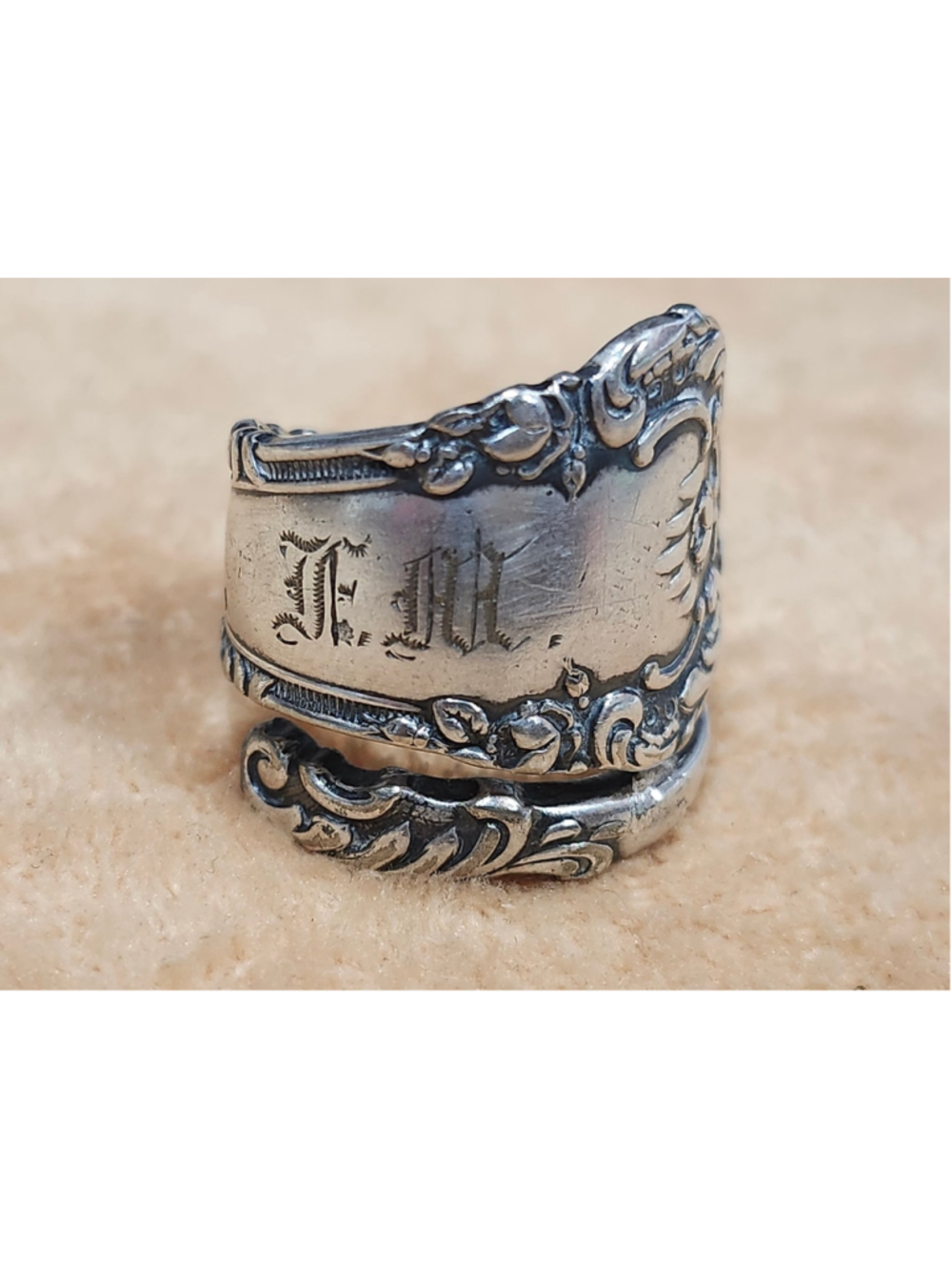 Rogers Ornate Spoon Wrap Ring with Monogram EM size 6 Silver Plated